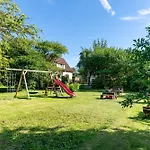 Leete Residence- 5br Elegant Family With Huge Garden&free Parking تالين