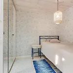 فيلة Leete Residence- 5br Elegant Family With Huge Garden&free Parking