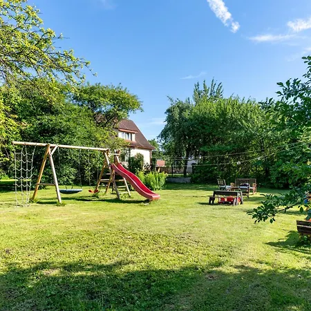Leete Residence- 5br Elegant Family With Huge Garden&free Parking تالين