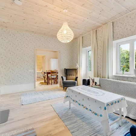 5br Elegant Family With Huge Garden&free Parking Villa Tallinn