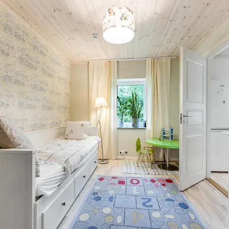 5br Elegant Family With Huge Garden&free Parking Villa