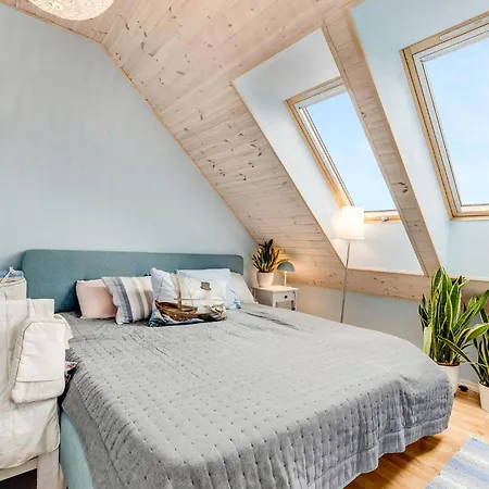 5br Elegant Family With Huge Garden&free Parking Villa Tallinn
