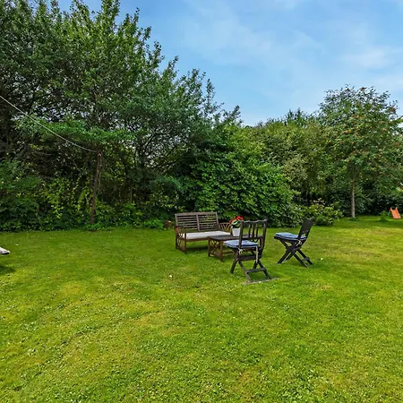 5br Elegant Family With Huge Garden&free Parking *