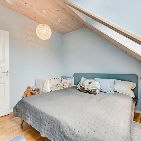 5br Elegant Family With Huge Garden&free Parking