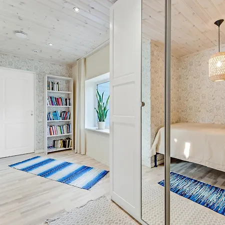 5br Elegant Family With Huge Garden&free Parking *