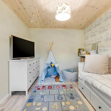 Leete Residence- 5br Elegant Family With Huge Garden&free Parking Tallinn