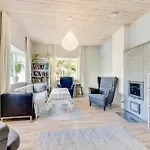 Villa Leete Residence- 5br Elegant Family With Huge Garden&free Parking *