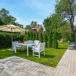 Leete Residence- 5br Elegant Family With Huge Garden&free Parking Villa *