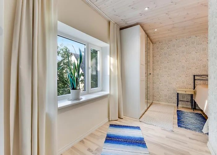 Leete Residence- 5br Elegant Family With Huge Garden&free Parking * تالين